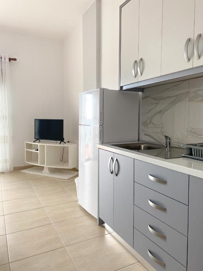 Family Apartments Himara エクステリア 写真