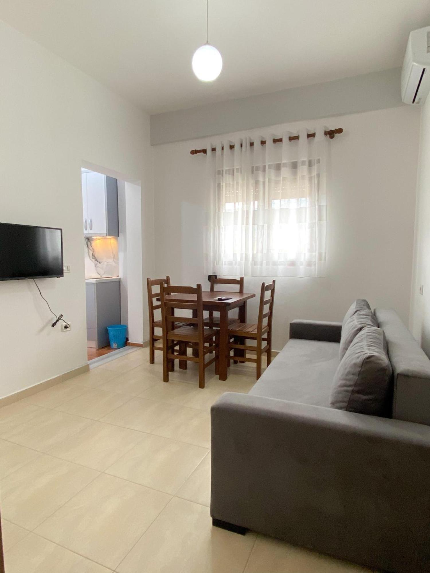 Family Apartments Himara エクステリア 写真