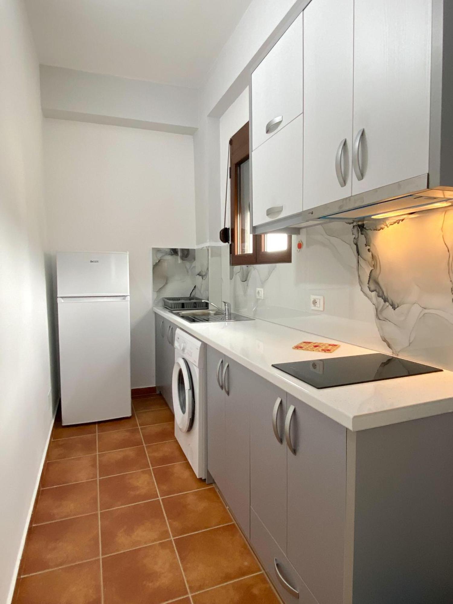Family Apartments Himara エクステリア 写真